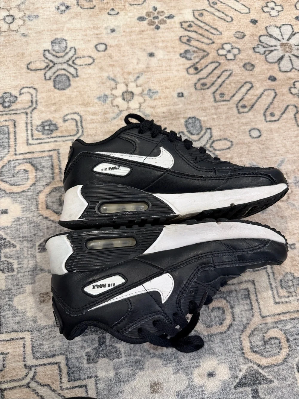 Nike Black and White Air Max Sneakers with Swoosh Detail size 3Y